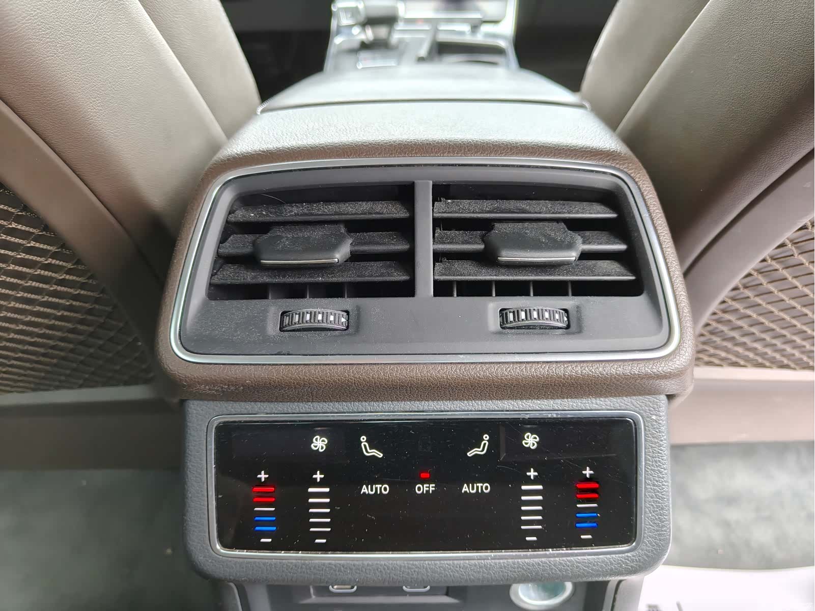 Audi A7L, 2024 15