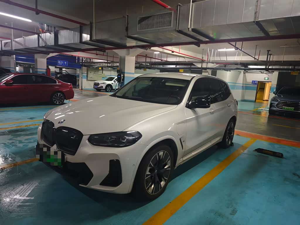 BMW iX3