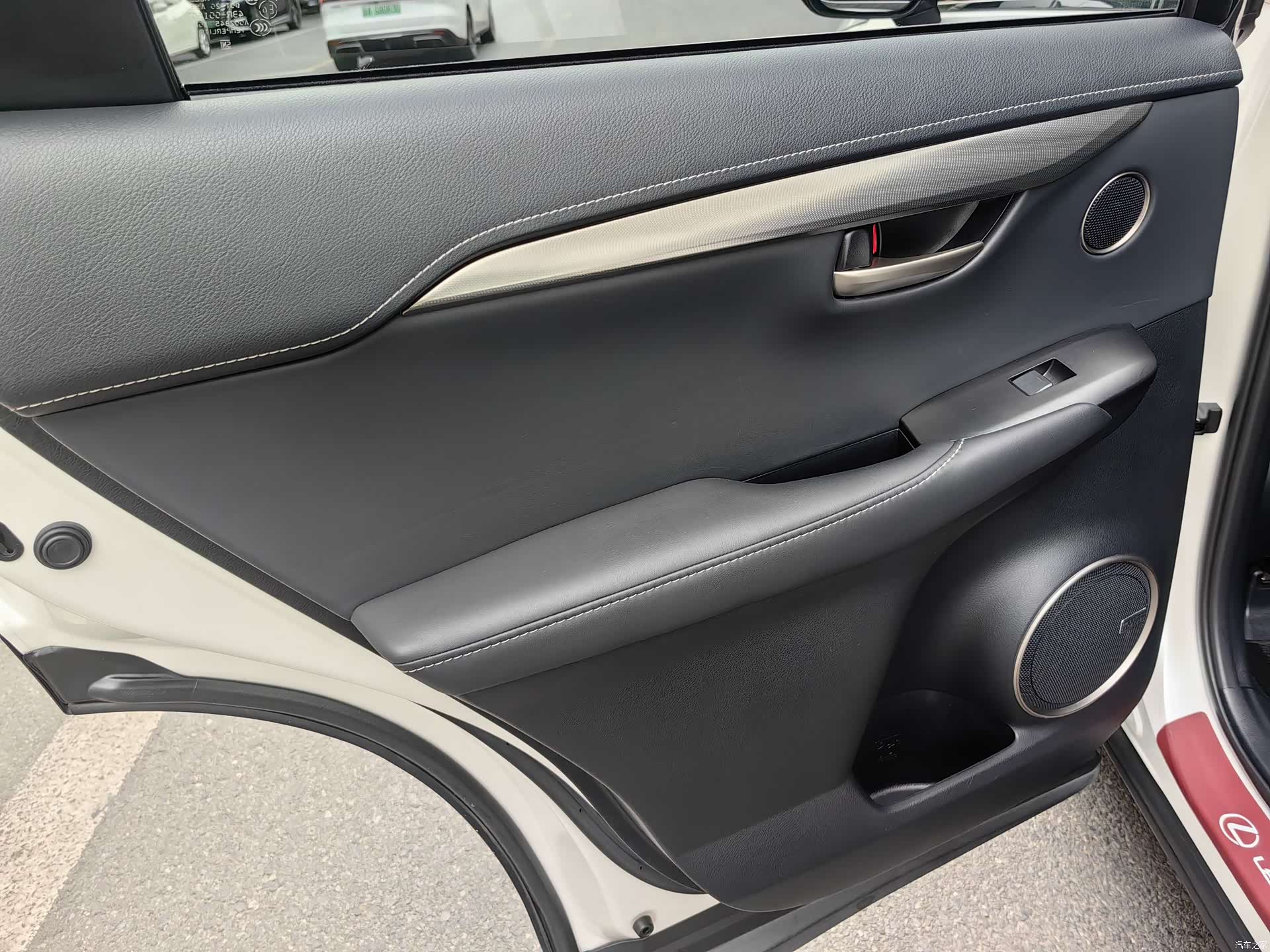 Lexus NX, 2017 19