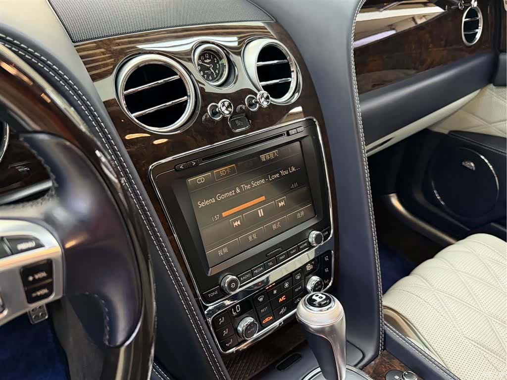 Bentley Flying Spur, 2014 15