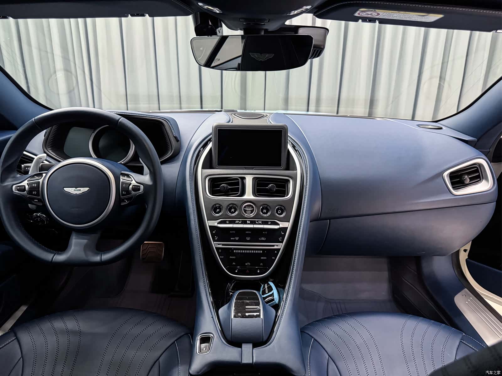 Aston Martin DB11, 2018 7