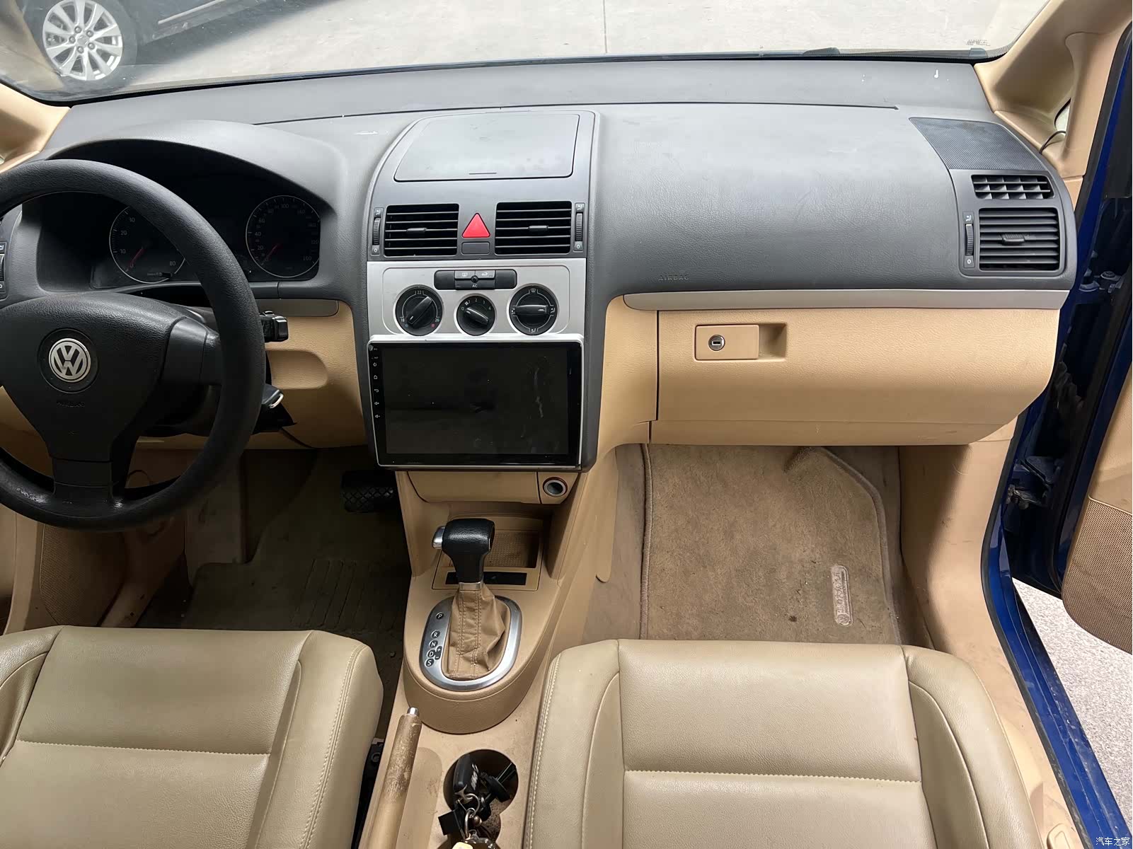 Volkswagen 5, 2010 7