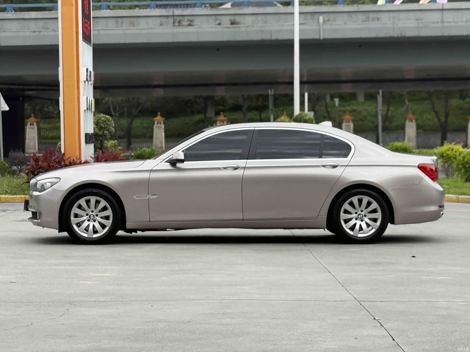 BMW 7 Series, 2011 все фото