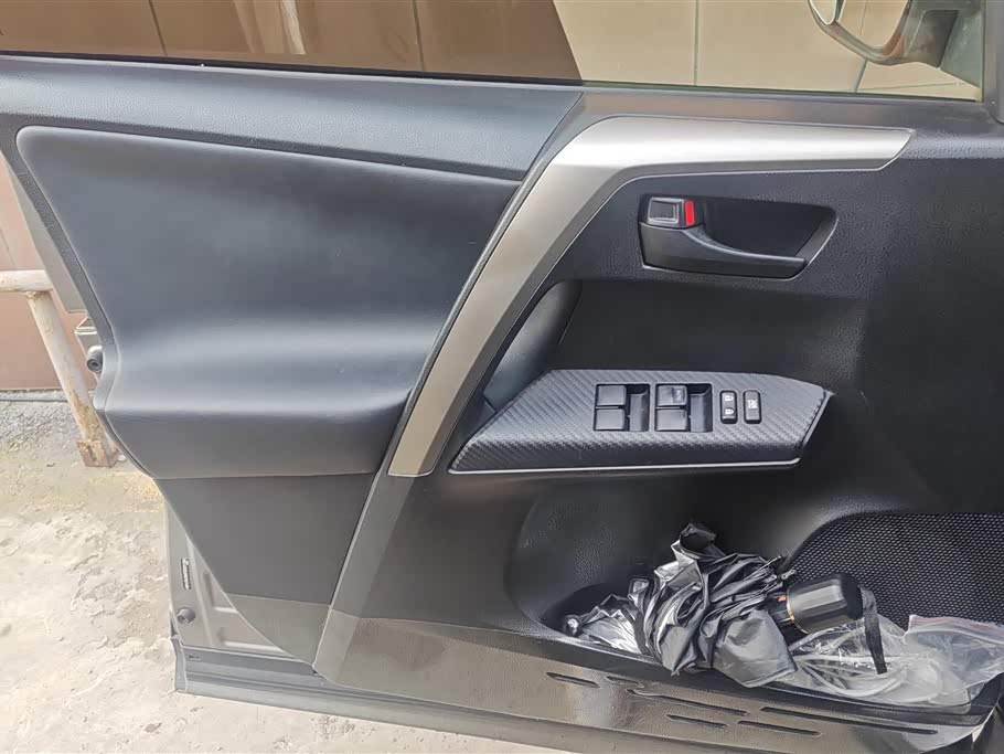 Toyota RAV4 Rongfang