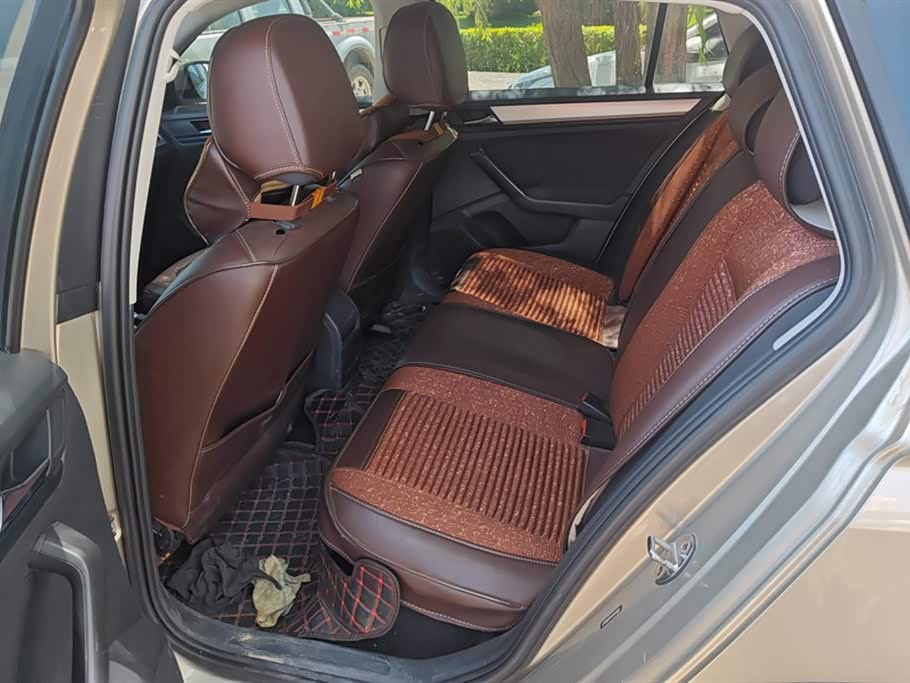 Volkswagen C-TREK Wei Collar