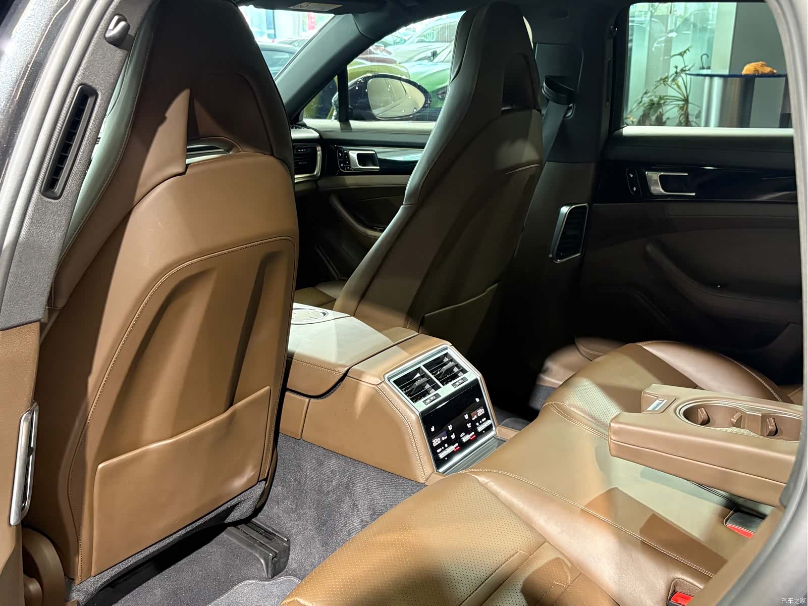 Porsche Panamera, 2018 11