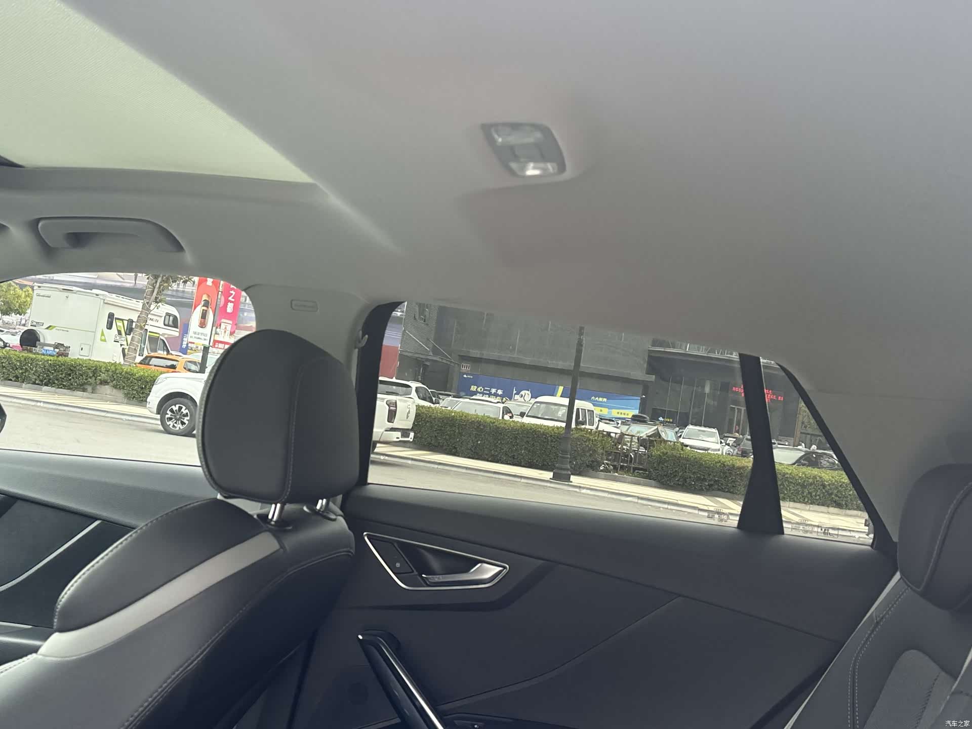 Audi Q2L, 2020 все фото