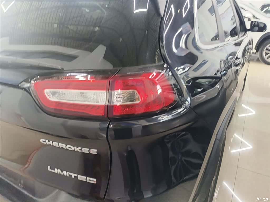 Jeep Cherokee, 2021 8