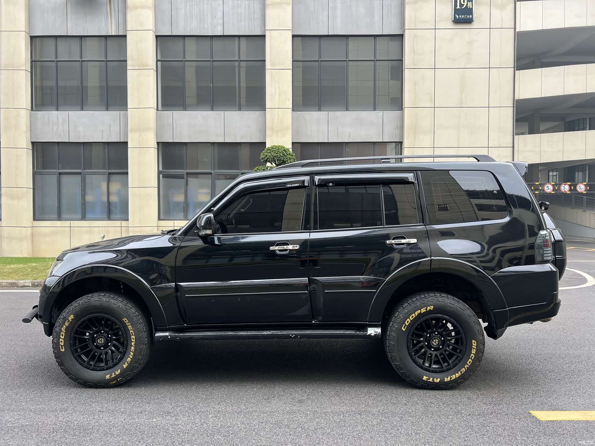 Mitsubishi Pajero, 2019 19