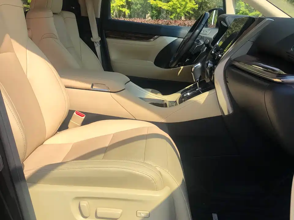 Toyota Elfa Toyota Elfa