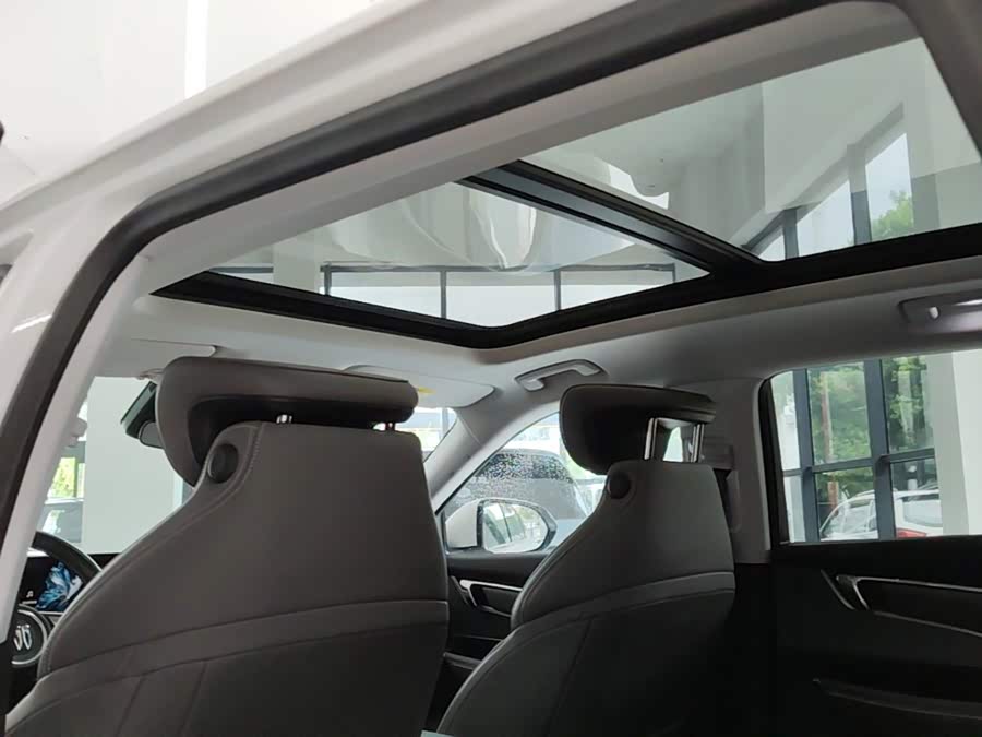 Buick E5 2025, фото 18