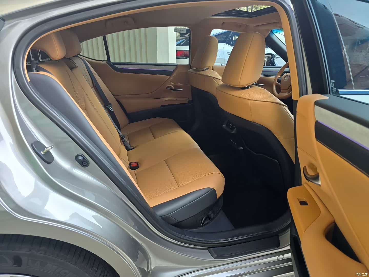 Lexus ES, 2025 7