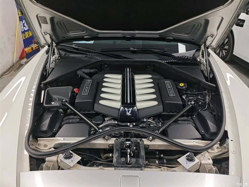 Rolls-Royce Ghost, 2014 12