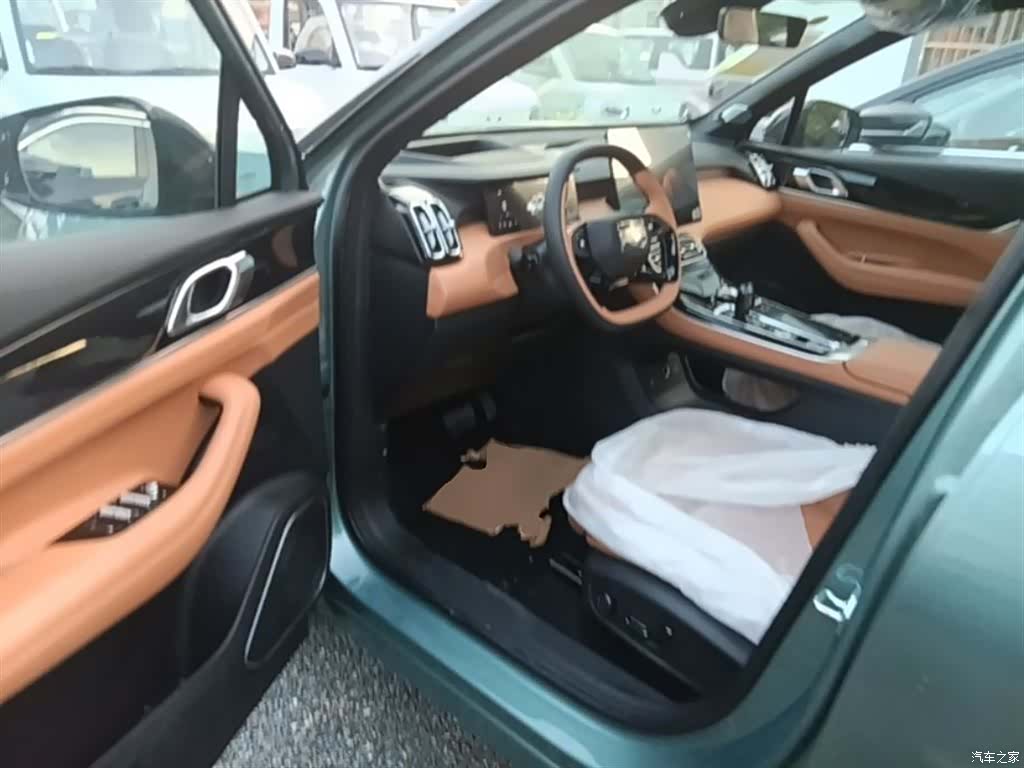 Geely Boyue, 2026 16