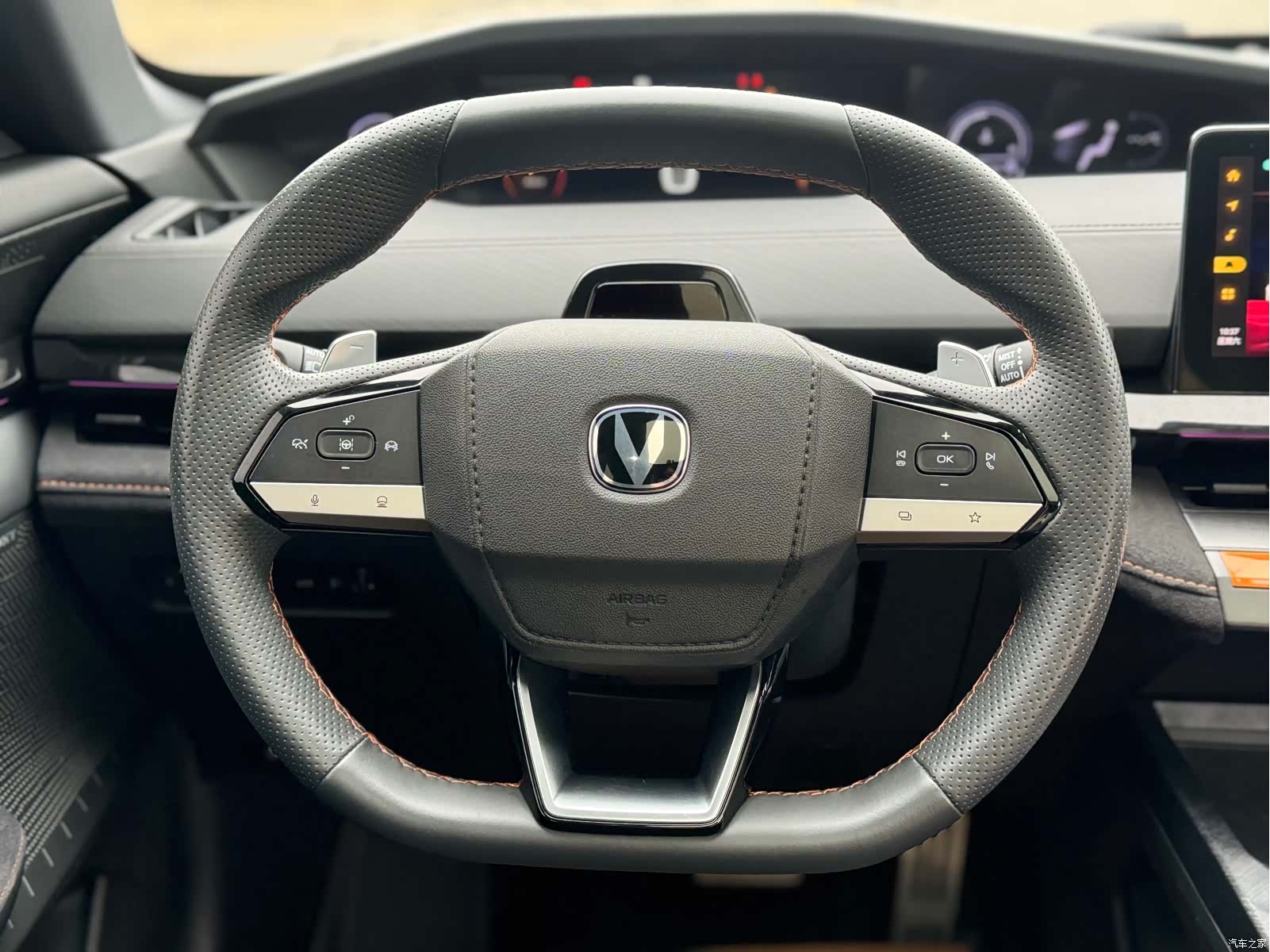 Changan UNI-V, 2023 28