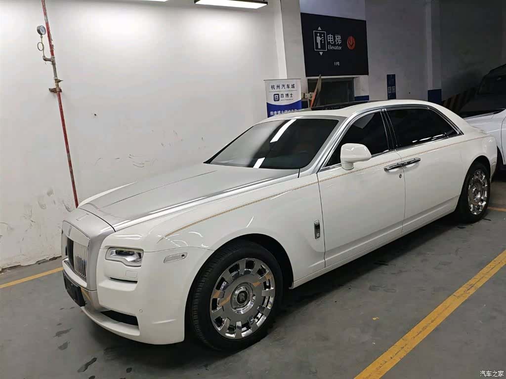 Rolls-Royce Ghost, 2014 3