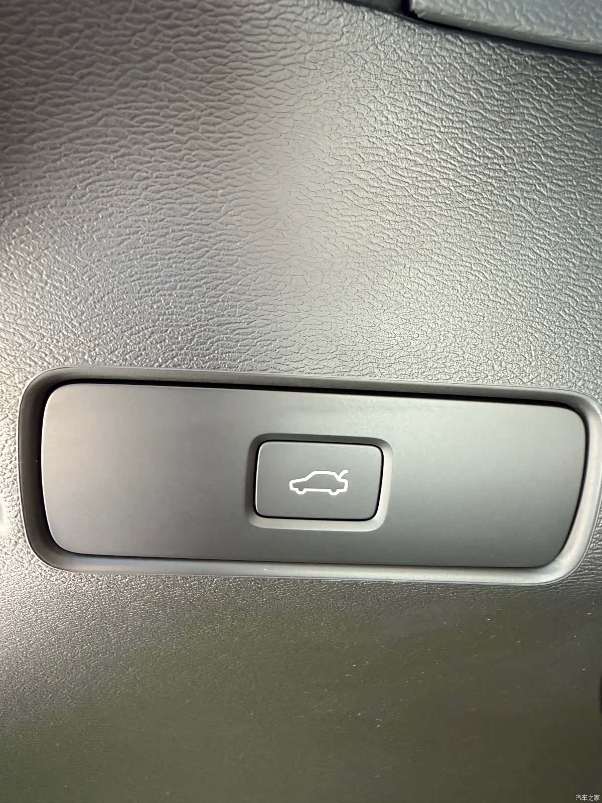 Volvo XC40, 2025 9