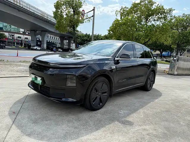 Li Auto L6 2024 — купить из Китая под заказ