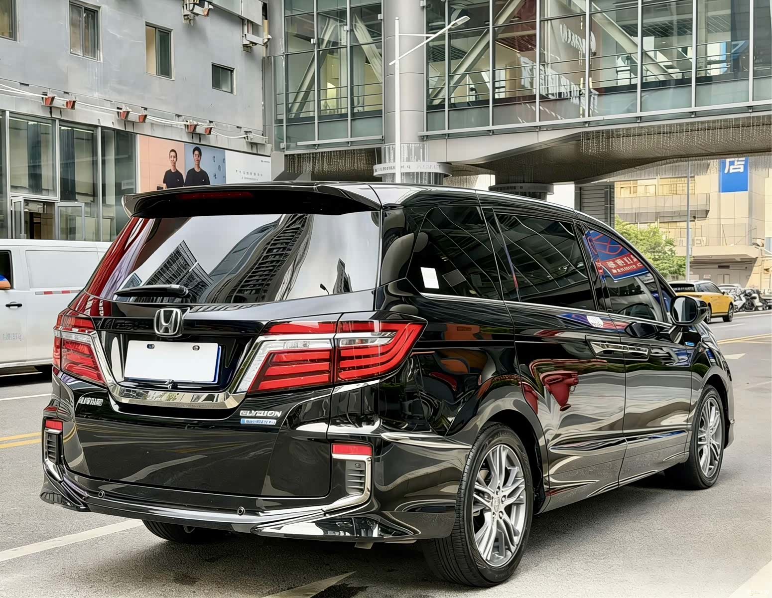 Honda Elysion, 2021 10