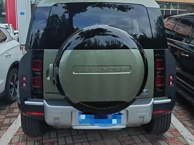 Land Rover guard