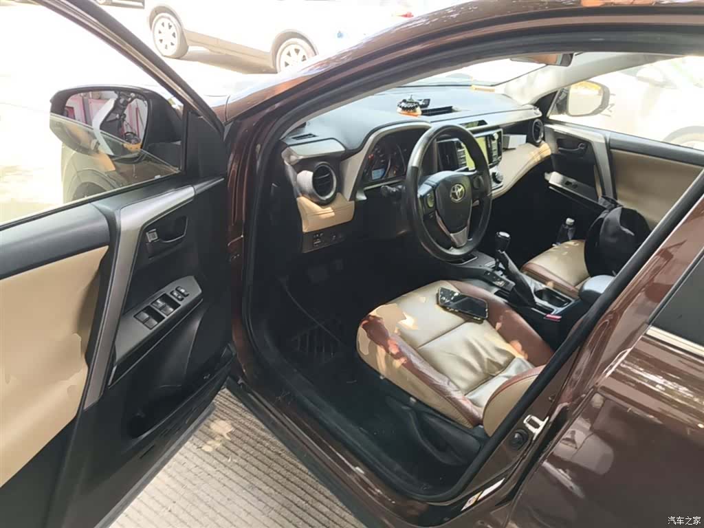 Toyota RAV4, 2017 16