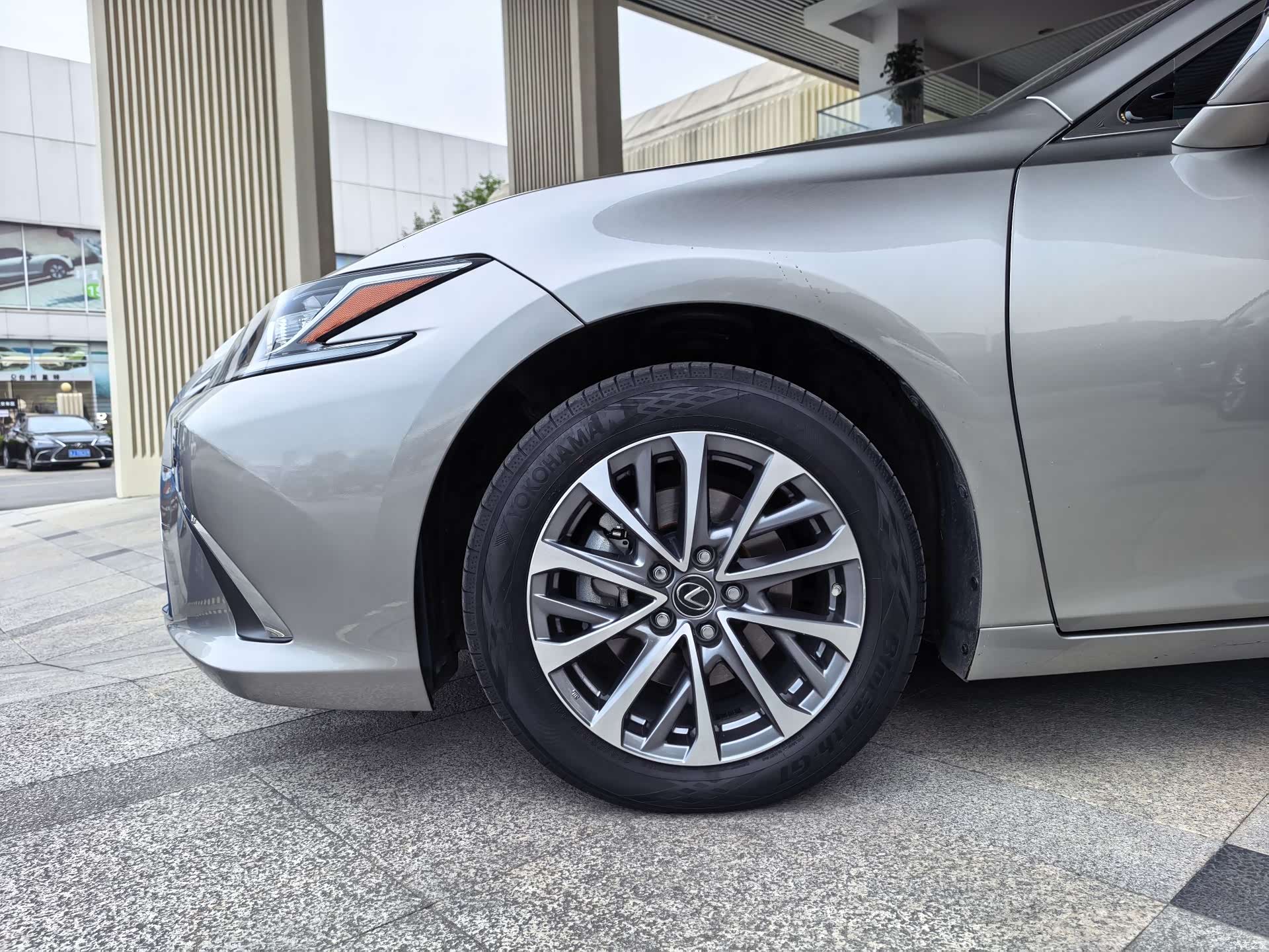 Lexus ES, 2024 10