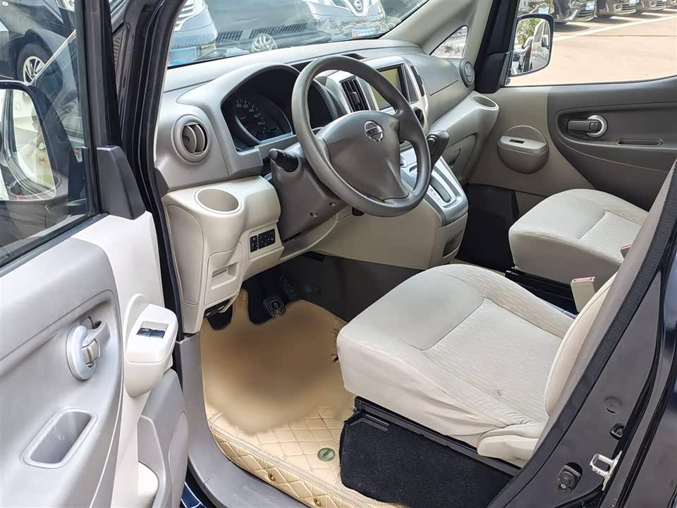 Nissan NV200 Nissan NV200