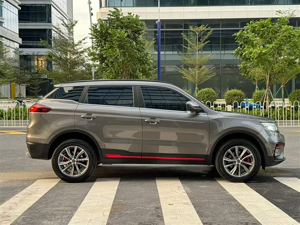 Geely Atlas
