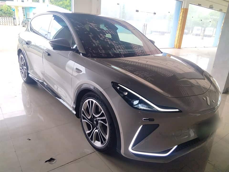 IM Motors Zhiji LS7 IM Motors Zhiji LS7