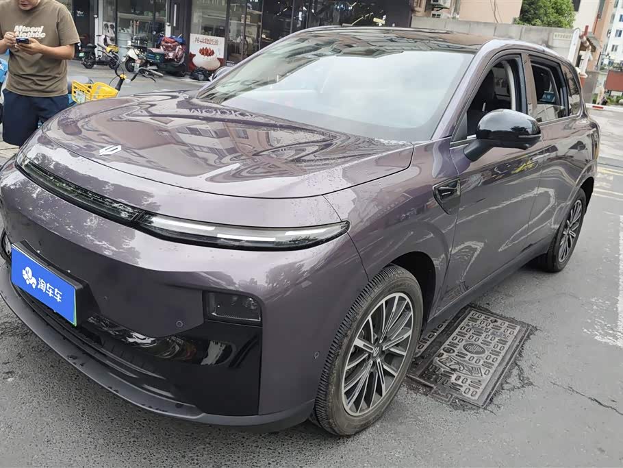 Leapmotor B10