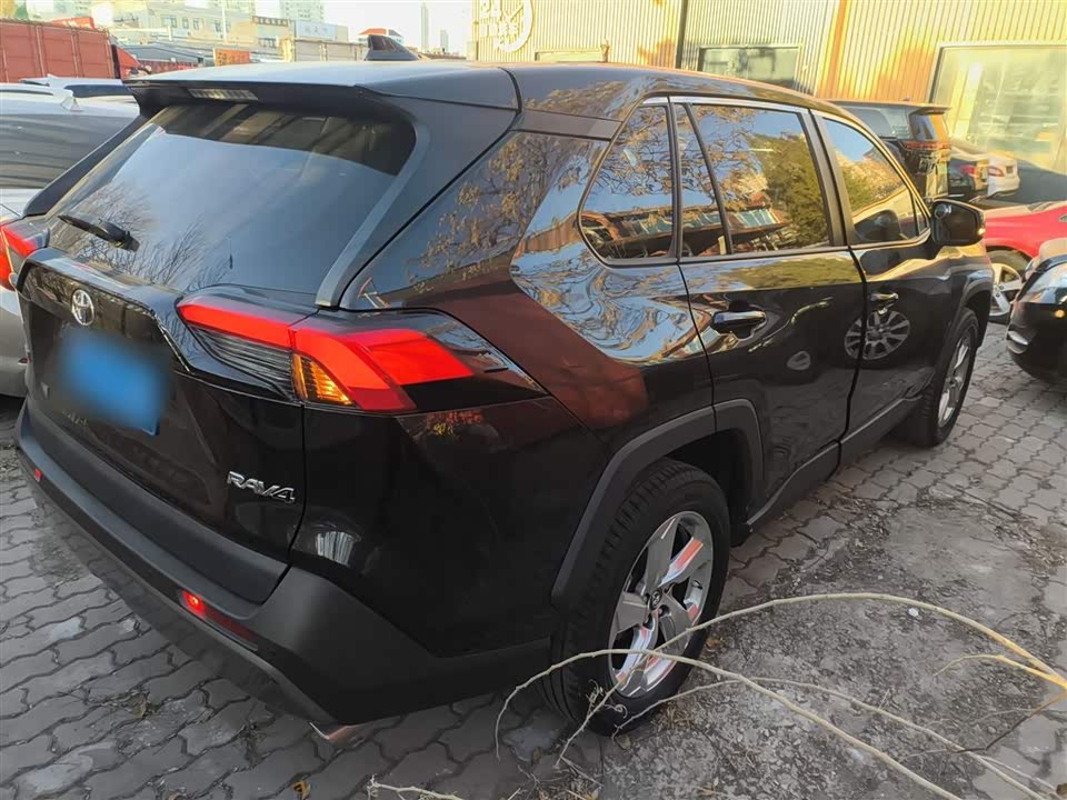 Toyota RAV4 Rongfang