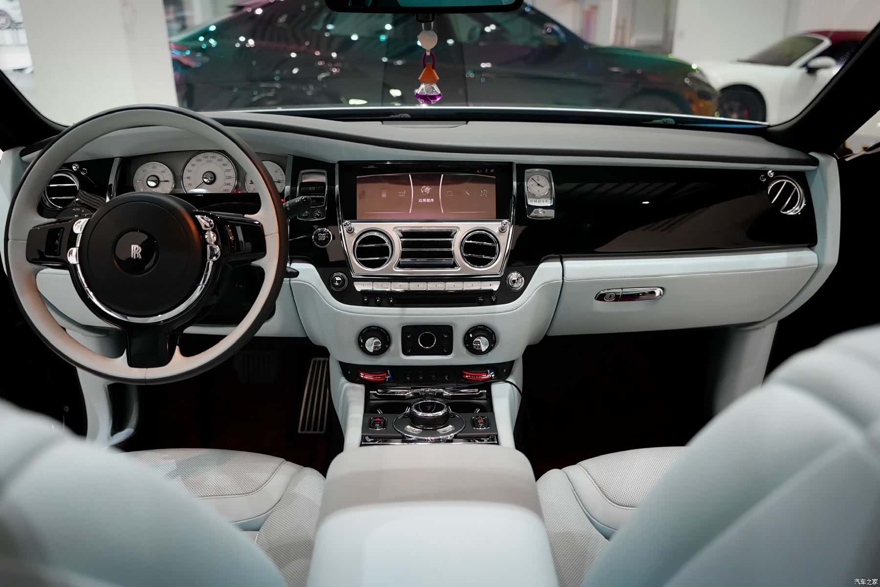 Rolls-Royce Ghost, 2019 10