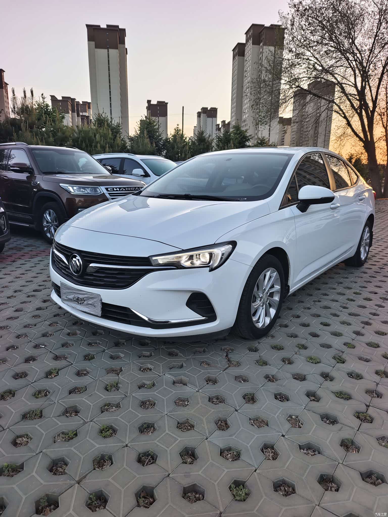 Buick Verano, 2020 1