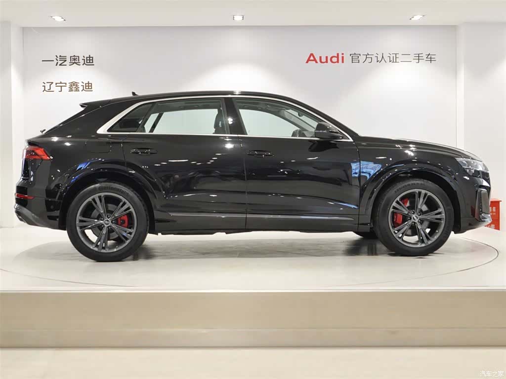 Audi Q8, 2025 3