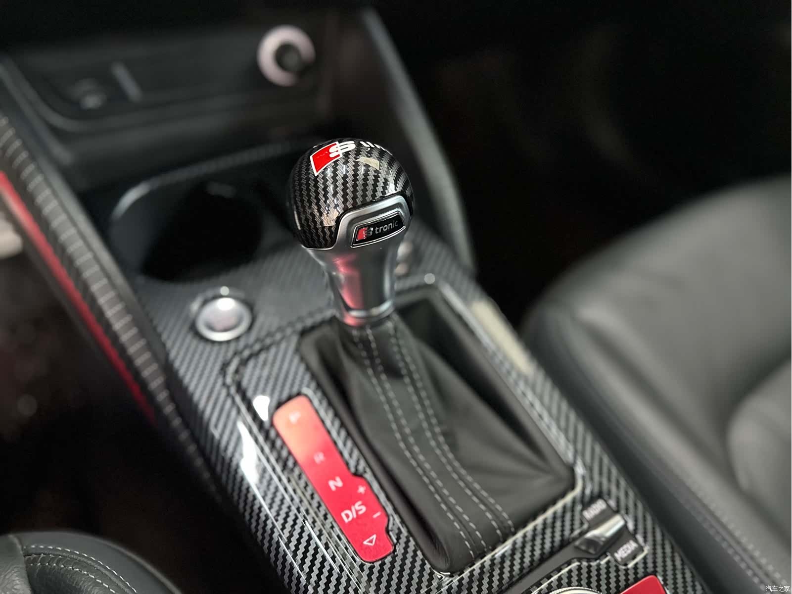 Audi Q2L, 2022 14