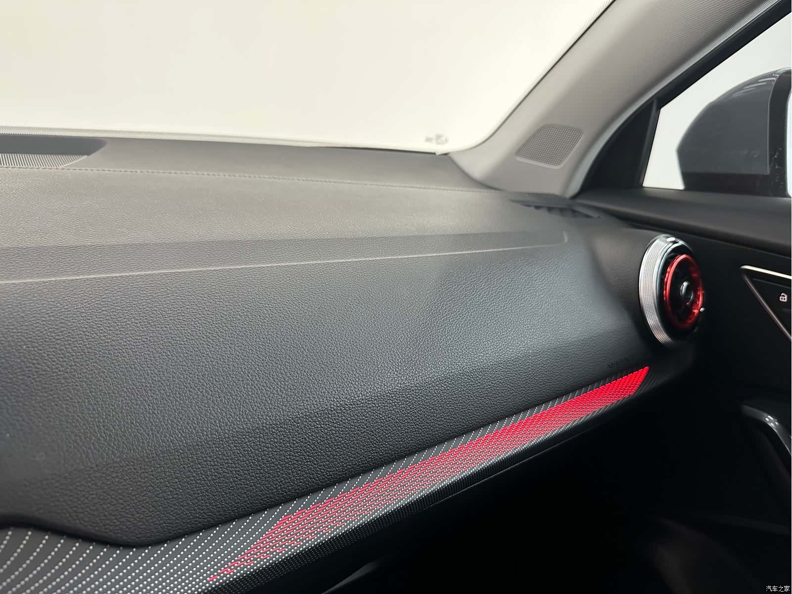 Audi Q2L, 2022 16