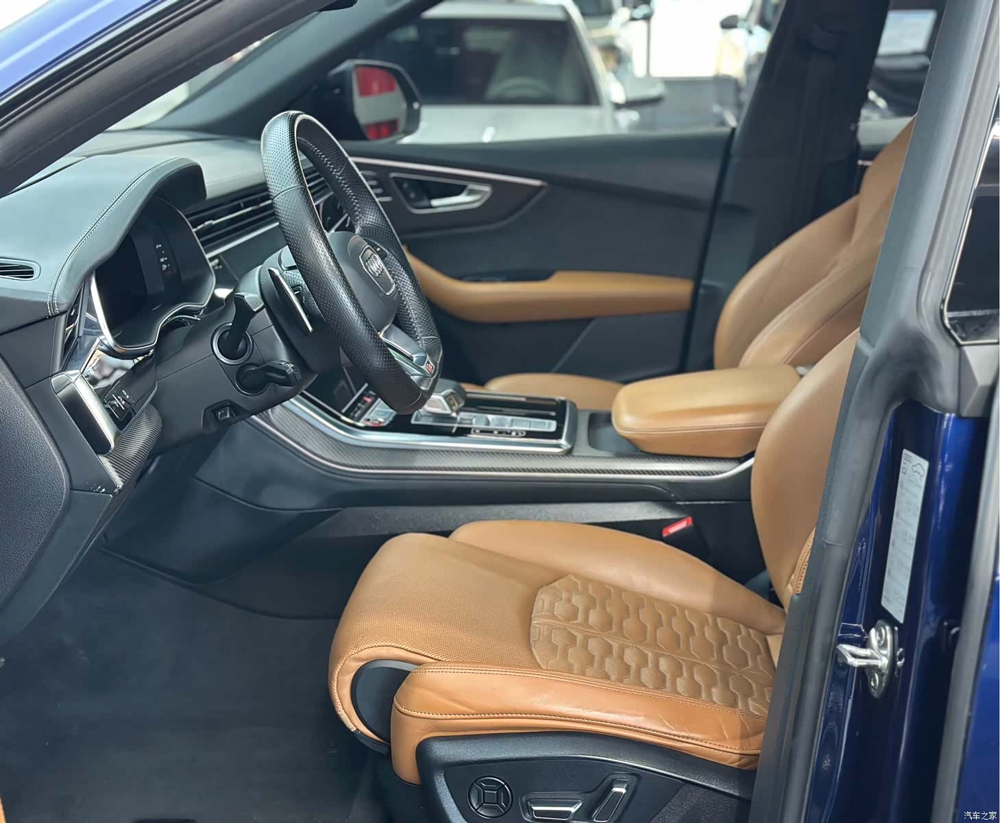 Audi Q8, 2021 4