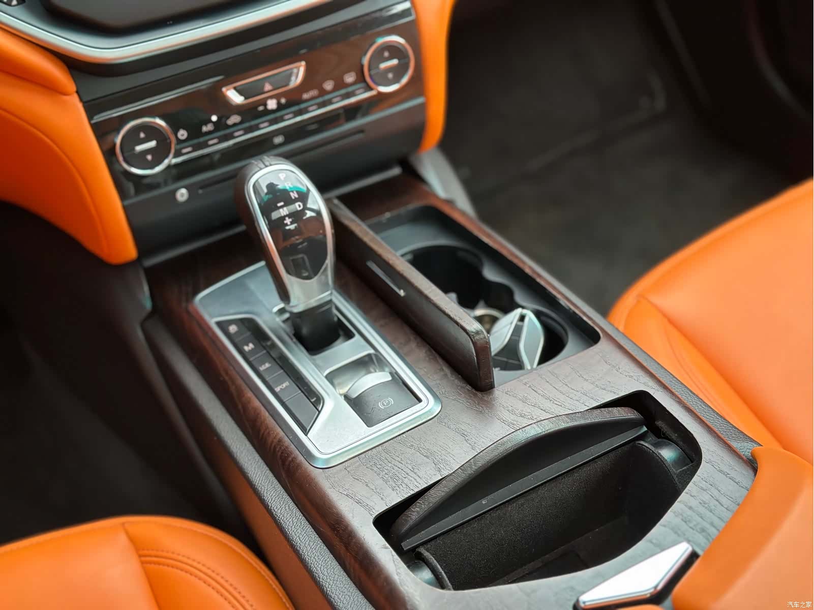 Maserati Ghibli, 2015 10