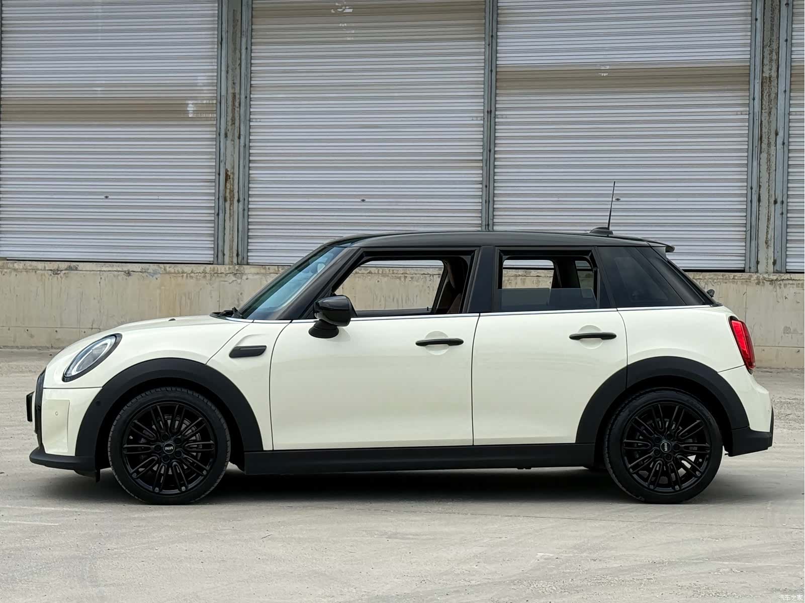 Mini Cooper, 2022 все фото