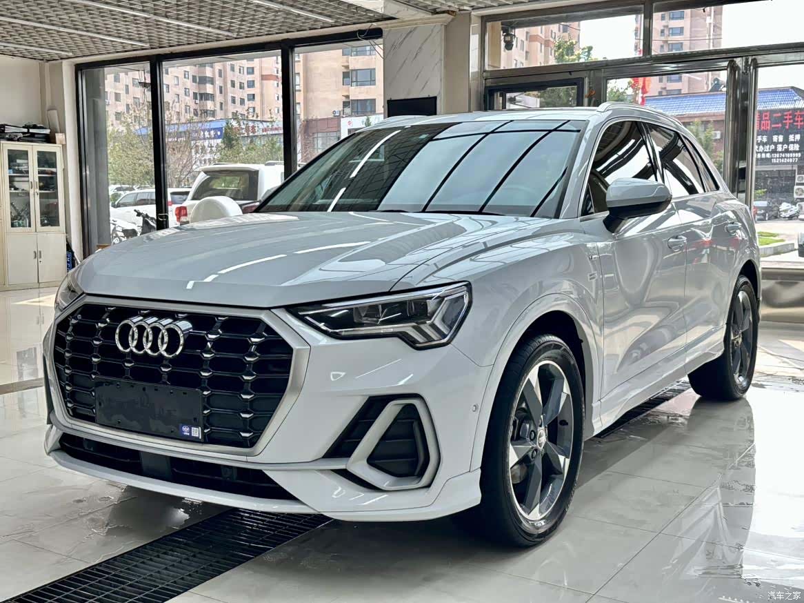 Audi Q3, 2023 1