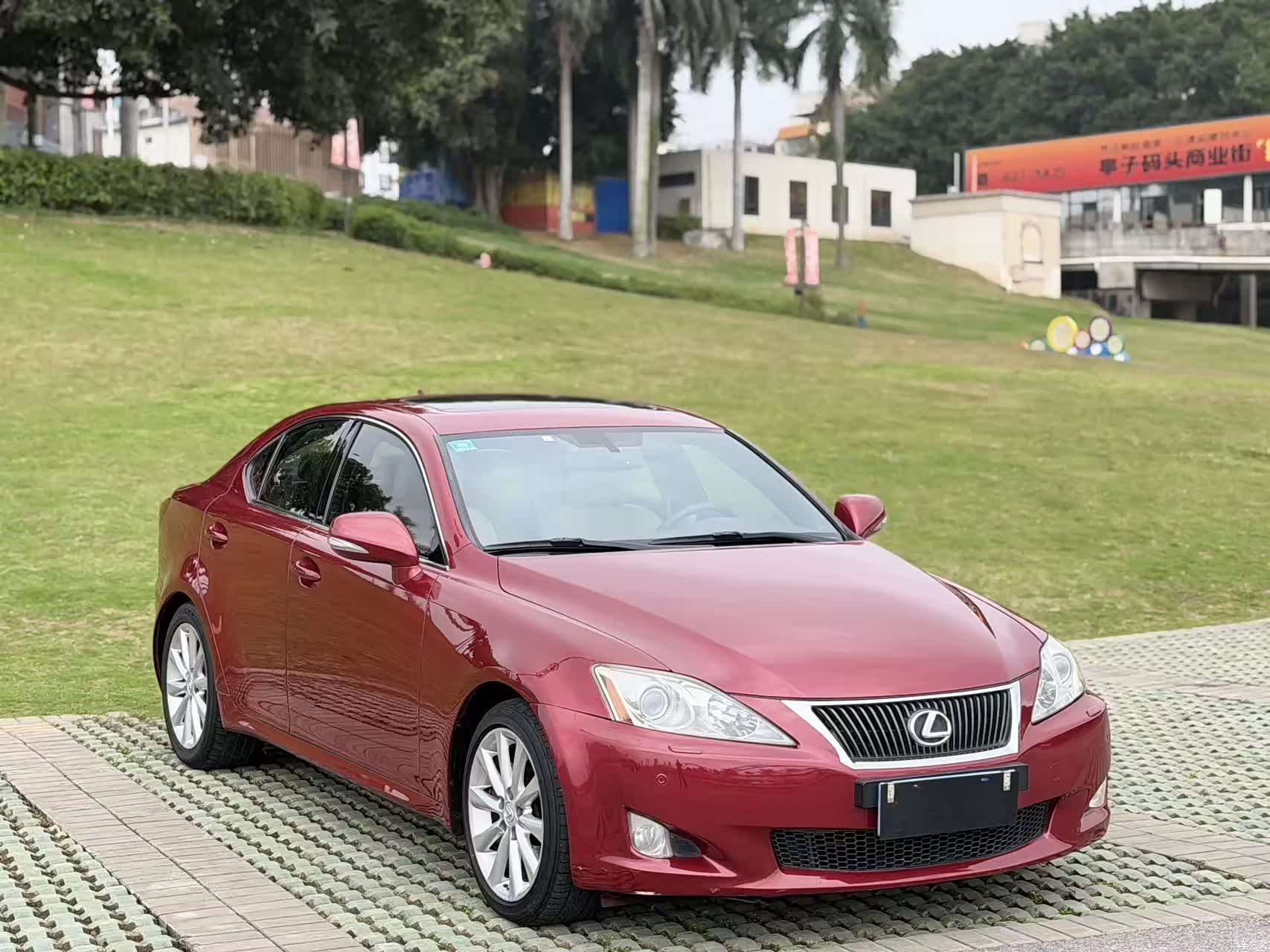 Lexus IS, 2010 3