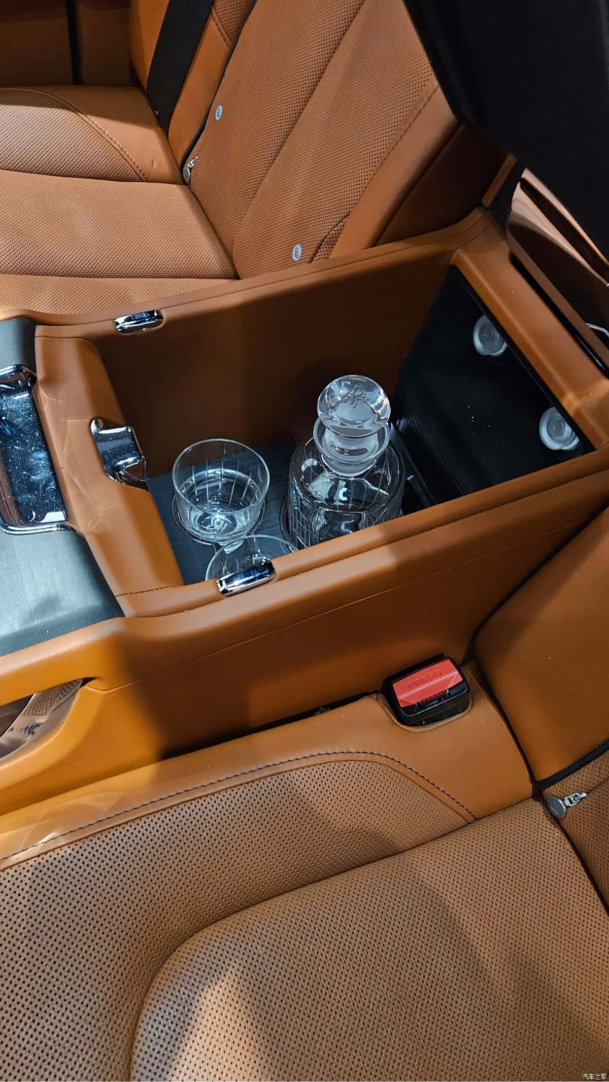 Rolls-Royce Cullinan, 2021 9