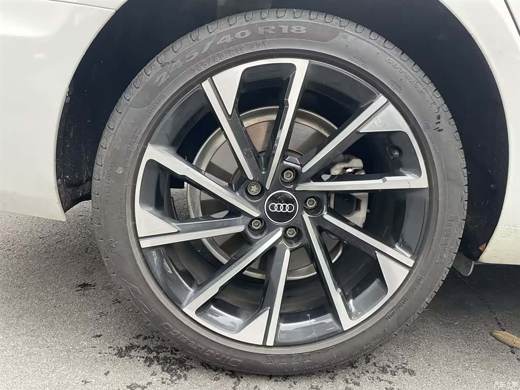Audi A4L, 2023 24