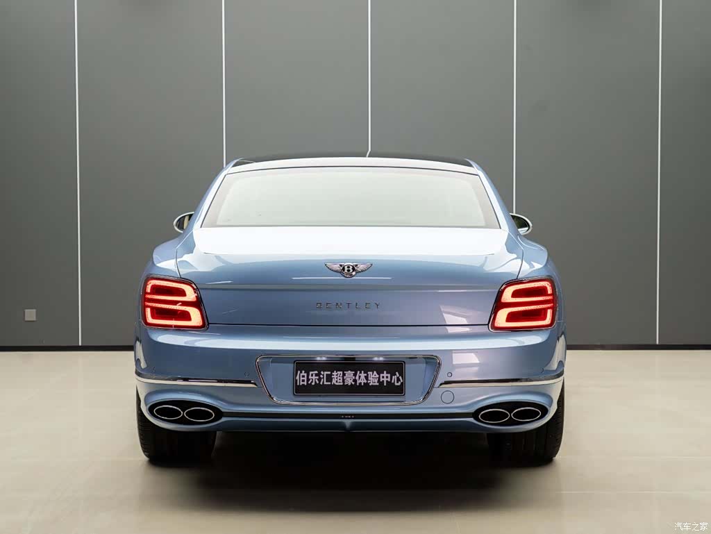 Bentley Flying Spur, 2023 7