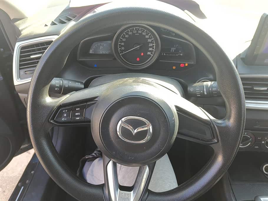 Mazda 3 Angkesaila