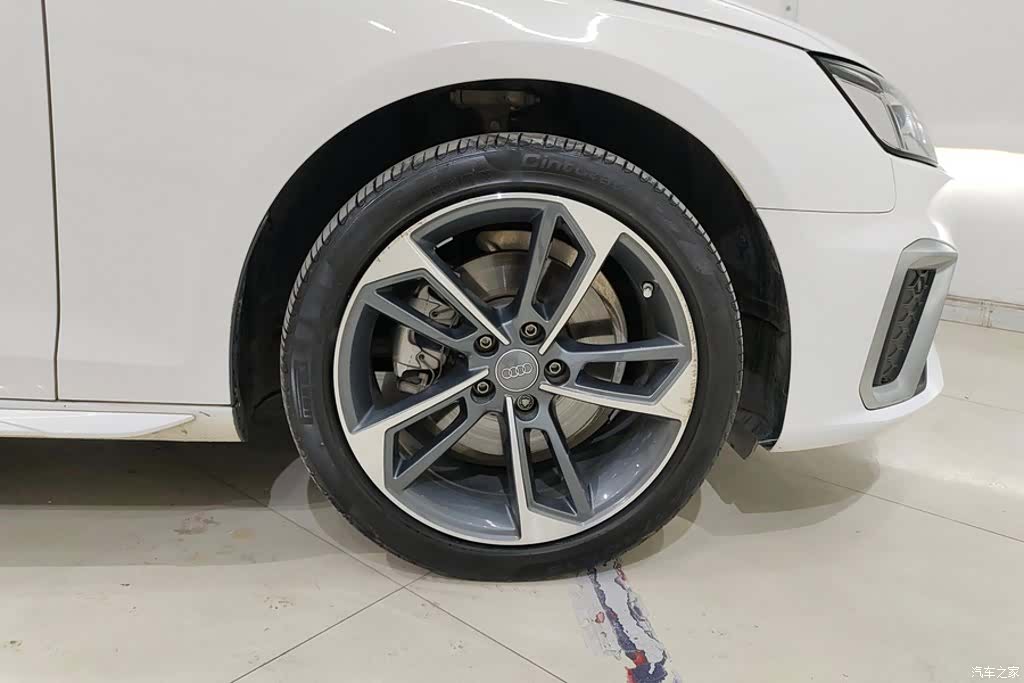 Audi A4L, 2022 6