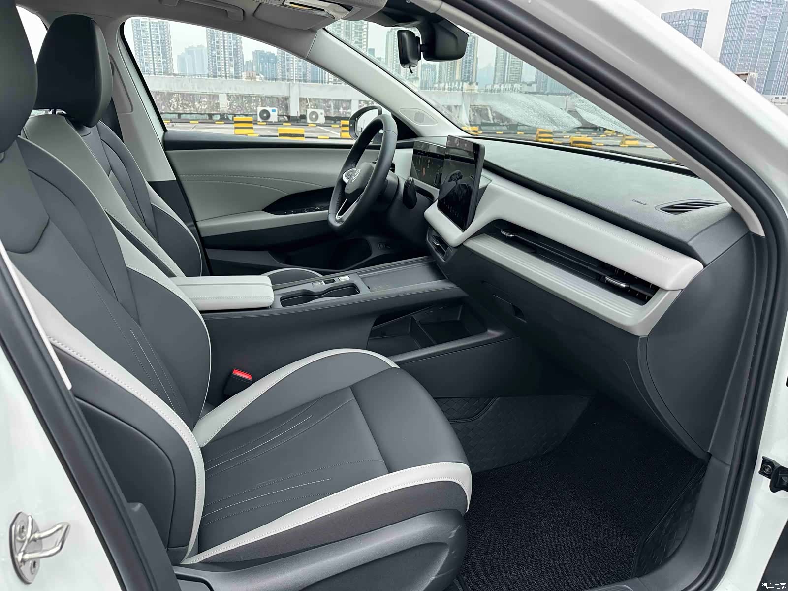 Volkswagen Sagitar, 2026 10