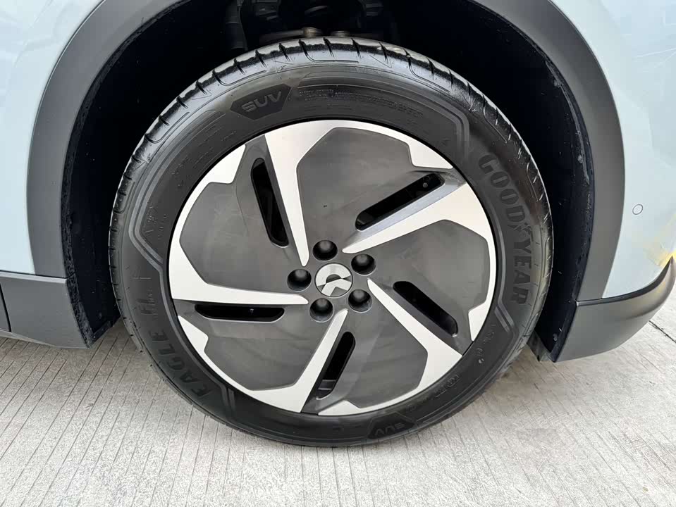 NIO ES6