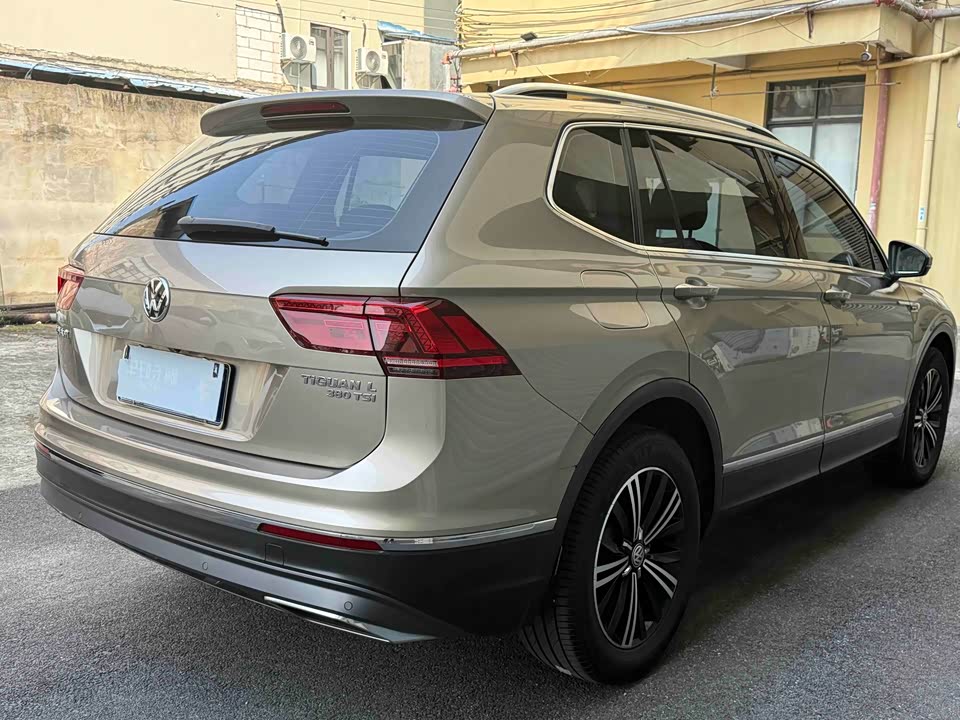 Volkswagen Tiguan L