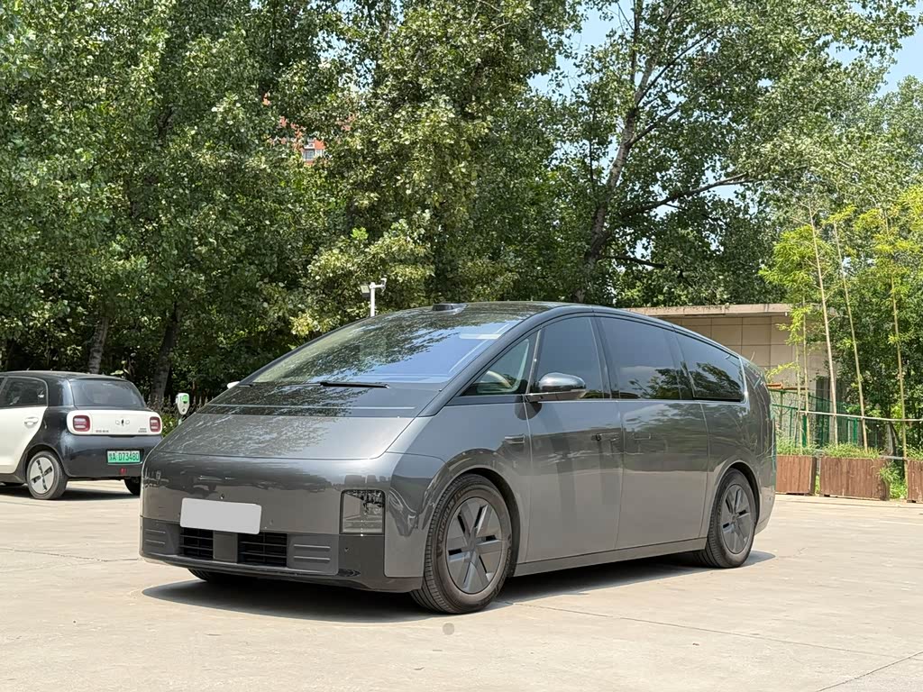Li Auto MEGA